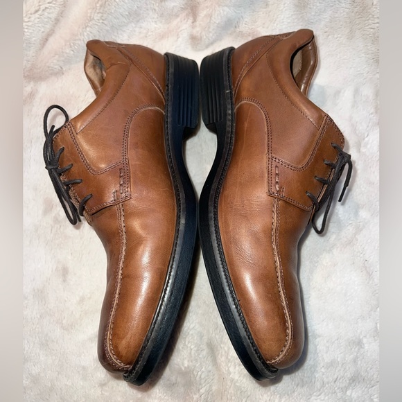 Men's Johnston & Murphy Dress Shoes. - Picture 2 of 8